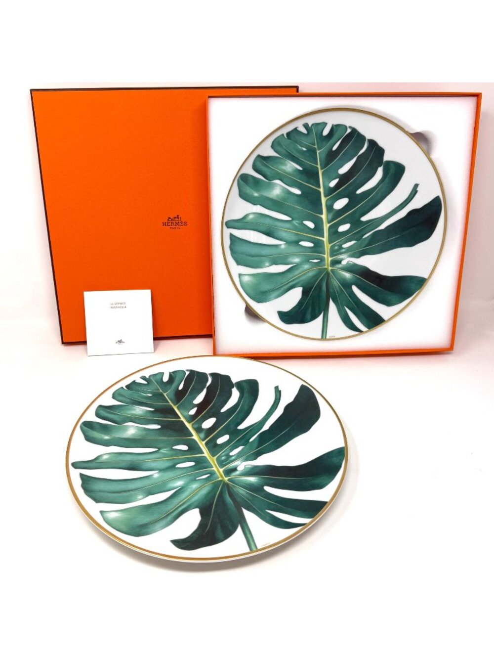 Hermes Passifolia Leaf Dinner Plates Set N1 Set of 2 (Thumbtack Stamp)